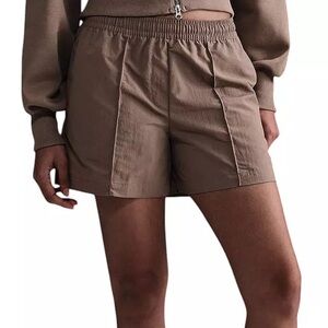 Nike Women's Sportswear Everything Wovens Mid-Rise 5" Shorts